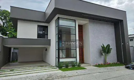Sobrado com 3 suítes  à venda, 317 m² por R$ 3.100.000 - América - Joinville/SC