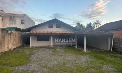 Casa com 3 dormitórios para alugar, 360 m² por R$ 2.585,03/mês - Vila Nova - Joinville/SC