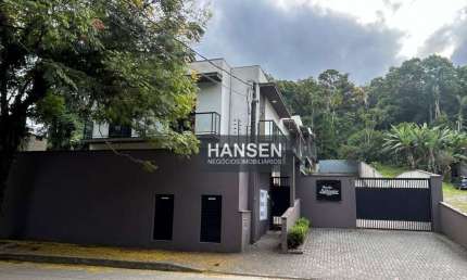 Sobrado com 3 suítes,  151 m² por R$ 4.000,00 - São Marcos - Joinville/SC