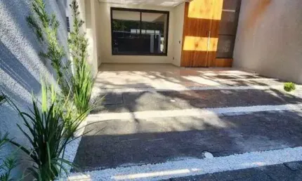 Sobrado  Alto Padrão com 3 suítes  à venda, 195 m² - América - Joinville/SC