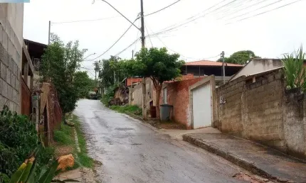 Terreno à venda no Centro, Confins 
