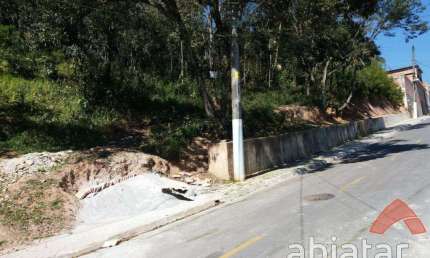 Terreno à venda em Embu das Artes – 2.036 m², com possibilidade de desdobro
