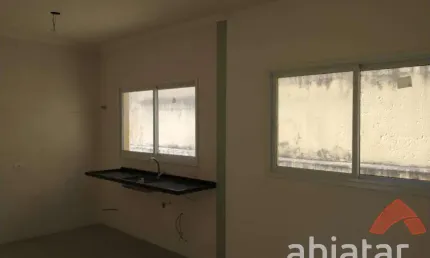 Sobrado à Venda com 3 Dormitórios e Jardim – Próximo ao Shopping Taboão e Hospital Akira