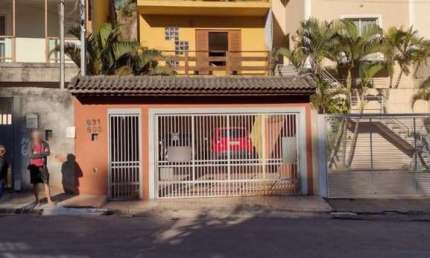 Sobrado à Venda com 3 Dormitórios no Parque Assunção – Próximo à Estação Vila Sônia