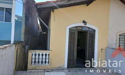 Sobrado de 137m² com vaga de garagem, 2 quartos e suíte
