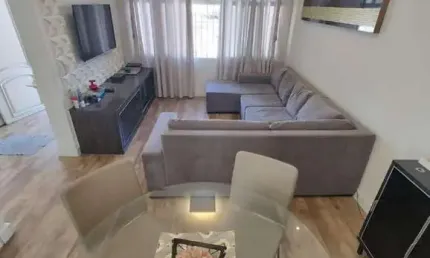Casa térrea Jardim Celeste - 2 quartos ambos suítes e 2 vagas de garagem