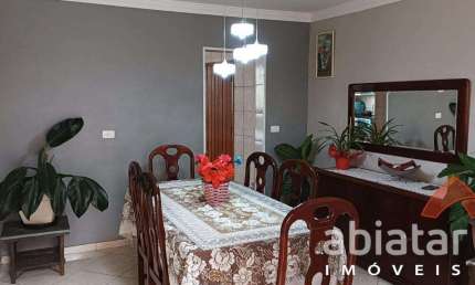 Casa térrea, três dormitórios (uma suíte) - Jardim Maria Rosa