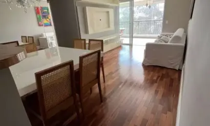 Apartamento de 3 Dormitórios em Condomínio de Clube