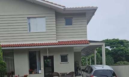 Sobrado à venda com 3 suítes e 279 m² de área construída, em condomínio fechado - Parque Assunção