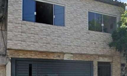 Casa com 3 Quartos e 3 banheiros à Venda, 550 m² por R$ 750.000