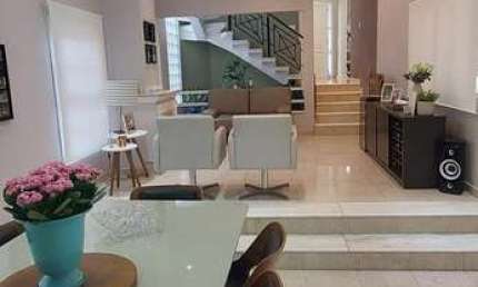Sobrado com 3 suítes de 296m² no Jardim Monte Alegre - SP