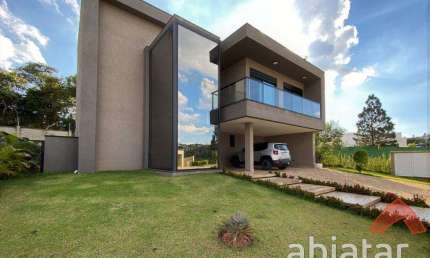Casa com 584m² de 4 dormitórios com vaga de garagem -  Granja Viana