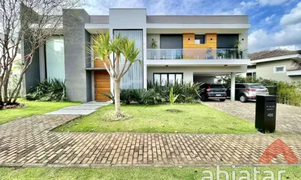 Casa de 4 dormitórios com 634m² com vaga para 4 carros - Granja Viana