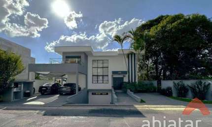 Casa de 3 dormitórios com 3 suítes de 360m² e vaga de garagem - Terras do Madeira