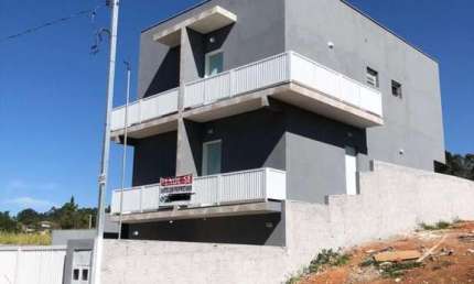 Sobrado com 75m² de 2 dormitórios e vaga - Chácara São José
