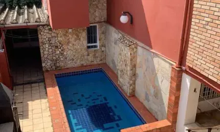 Sobrado com 150m² de 5 dormitórios e vaga de garagem - jardim taboão