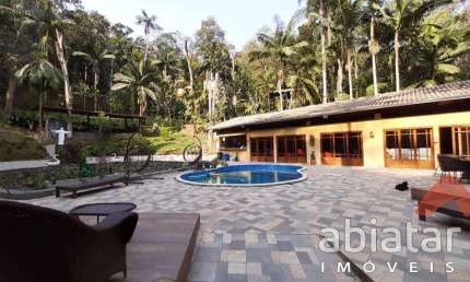 Casa Térrea com piscina e lago de agua natural a venda Condomínio Jardim Iolanda, Taboão da Serra SP