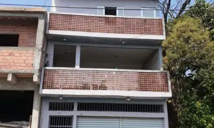 Sobrado de 3 Pavimentos no Jardim Mimas – Conforto e Excelente Localização