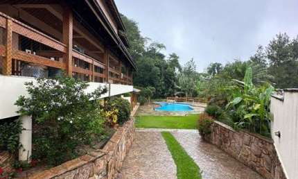 CASA DE 557M² COM 4 DORMITÓRIOS E 2 SUÍTES - CHÁCARAS ANA LÚCIA - EMBU DAS ARTES