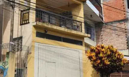 VENDO SOBRADO NA RUA ANGELINA - 3 ANDARES - JARDIM RECORD - TABOAO DA SERRA
