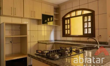 Sobrado de 4 Dormitórios, 300m² e 2 Vagas à Venda no Parque Monte Alegre/Taboão da Serra