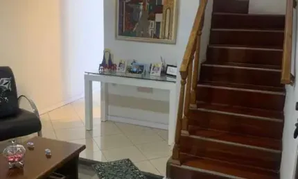 sobrado a venda com 3 quartos 2 salas 1sala1 cozinha e banheiro campo limpo