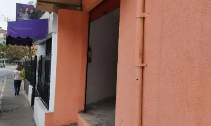 Ponto comercial para alugar na Rua Antônio de Oliveira Salazar, Jardim São Salvador, Taboão da Serra