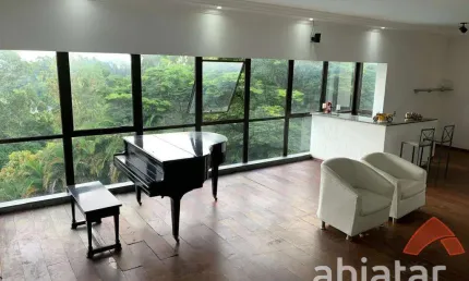 Casa à venda com 6 dormitórios e 8 vagas no Condomínio Iolanda – Taboão da Serra