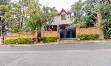Casa Contemporânea incrível, no Morumbi, próxima ao Clube Paineiras, em terreno com 713 m² e 425 m² de construção,