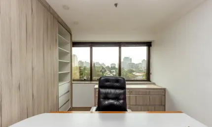 BAIXOU O PREÇO! Maravilhosa sala comercial, 44,19m², o Edifício Campo Belo Golden Tower está localizado em Vereador José Diniz