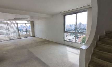 Exclusiva Cobertura Duplex com Vista Panorâmica no Coração do Brooklin – 325m² de Sofisticação e Conforto