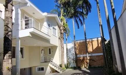 Casa no condomínio Residencial Vila Verde para venda e locação com 4 quartos, sendo 3 suítes, 312m²