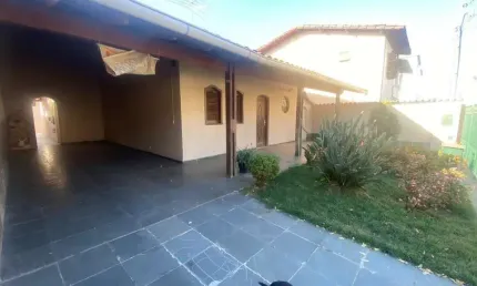 Casa com 5 quartos à venda na Euclides da Cunha, 104, Santa Mônica, Belo Horizonte por R$ 890.000