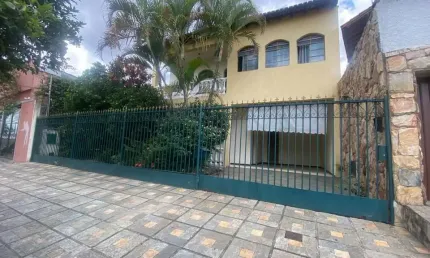 Casa com 4 quartos à venda na Avenida Guarapari, 760, Santa Amélia, Belo Horizonte por R$ 1.499.000