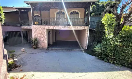 Casa com 5 quartos à venda na Poeta Murilo Mendes, 75, São João Batista, Belo Horizonte por R$ 1.350.000