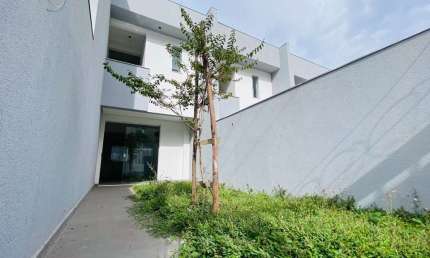 Casa com 2 quartos à venda na Rua Professora Vicentina Barreto, 107, Planalto, Belo Horizonte por R$ 470.000