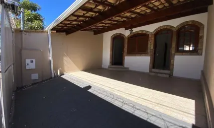 Casa com 3 quartos à venda na Bernardino Oliveira Pena, 72, São João Batista, Belo Horizonte por R$ 660.000