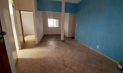 Casa comercial com 6 salas para alugar na Irineu Pinto, 20, Venda Nova, Belo Horizonte por R$ 1.600