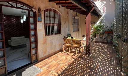 Casa com 4 quartos à venda na Rua Plínio de Mendonça, 190, Itapoã, Belo Horizonte por R$ 1.270.000