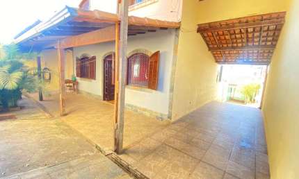 Casa com 4 quartos à venda na Manoel Sampaio, 138, Candelária, Belo Horizonte por R$ 799.000