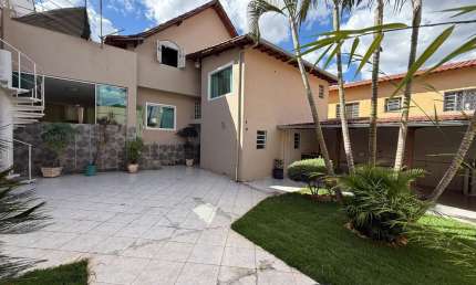 Casa com 5 quartos à venda na Rua Doutor Miguel Gontijo, 126, Planalto, Belo Horizonte por R$ 950.000