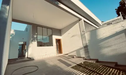 Casa com 3 quartos à venda na Rua João Mauro, 91, Santa Mônica, Belo Horizonte por R$ 890.000