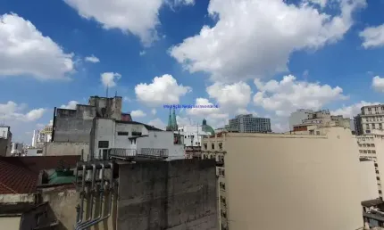 Conjunto comercial 63m² e 01 banheiro.  condomínio com recepção e segurança.  excelente localização, á 4 minutos andando para a estação do metrô sé