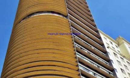 Apartamento 38m², 01 dormitório e 01 banheiro.  Condomínio com portaria.  Excelente localização á 6 minutos andando para a estação do metrô Luz