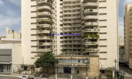 Loja 804m² e 04 banheiros.  Excelente localização, entre as Alamedas Eduardo Prado, Ribeiro da Silva e Rua Guaianazes.
