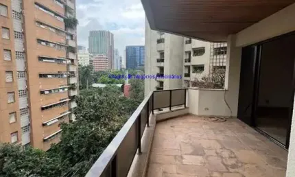 Apartamento 200m², 03 dormitórios, 04 banheiros e 03 vagas de garagem.  portaria com segurança, portaria, piscina, academia, salão de festas e sauna.