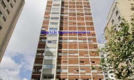 Apartamento  220m², 03 dormitórios (sendo 01 suíte),  04 banheiros e 02 vagas de garagem.  Condomínio com portaria, academia, salão de festas