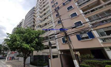 Conjunto comercial 30m², 01 banheiro e 01 vaga de garagem.  Condomínio com recepção e segurança 24hrs.  Excelente localização entre as Ruas Bandeira