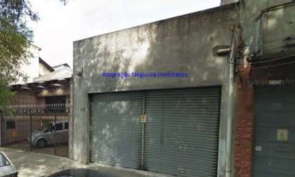 Loja 288m² e 02 banheiros.  Excelente localização, entre as Ruas Coriolano, Fábia e Francisco Alves; Próximo da estação do Trem Lapa.