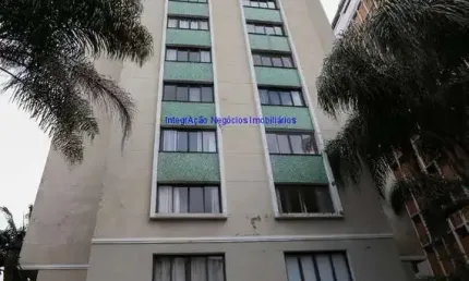 Apartamento 89m², 02 dormitórios e 02 banheiros.  Condomínio com portaria.  Excelente localização entre as Ruas Itacema, Romilda Margarida Gabriel